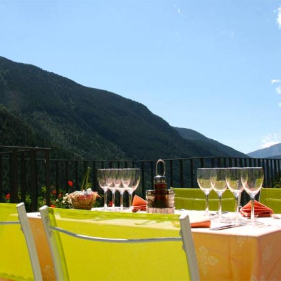 Restaurant and terrace overlooking the Ordino Valley